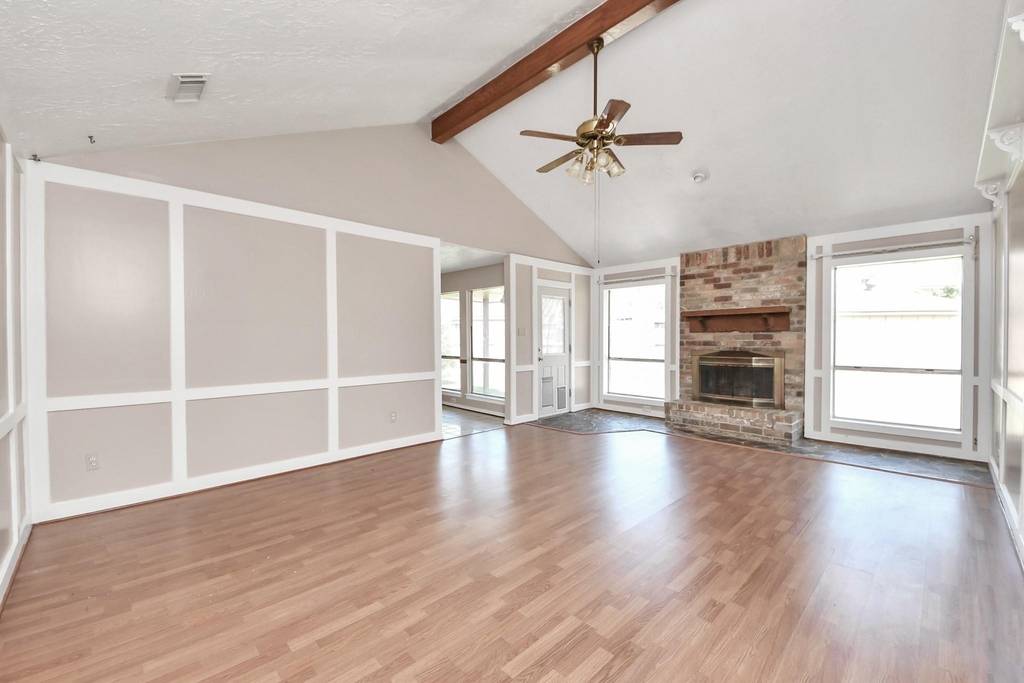 2406 Duchess Way - Photo 25