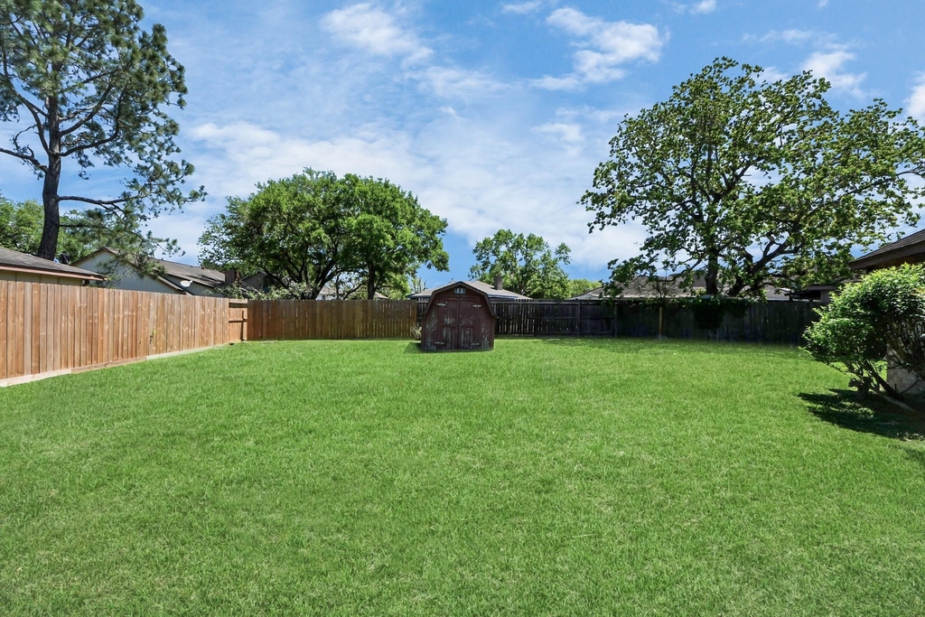 2406 Duchess Way - Photo 9