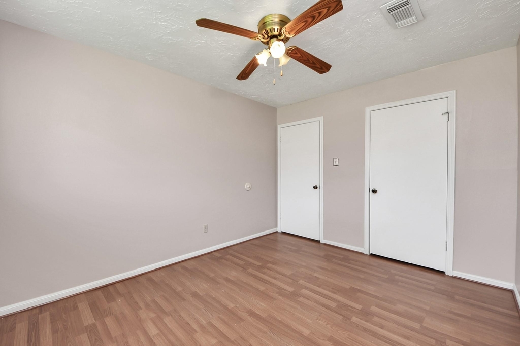 2406 Duchess Way - Photo 28