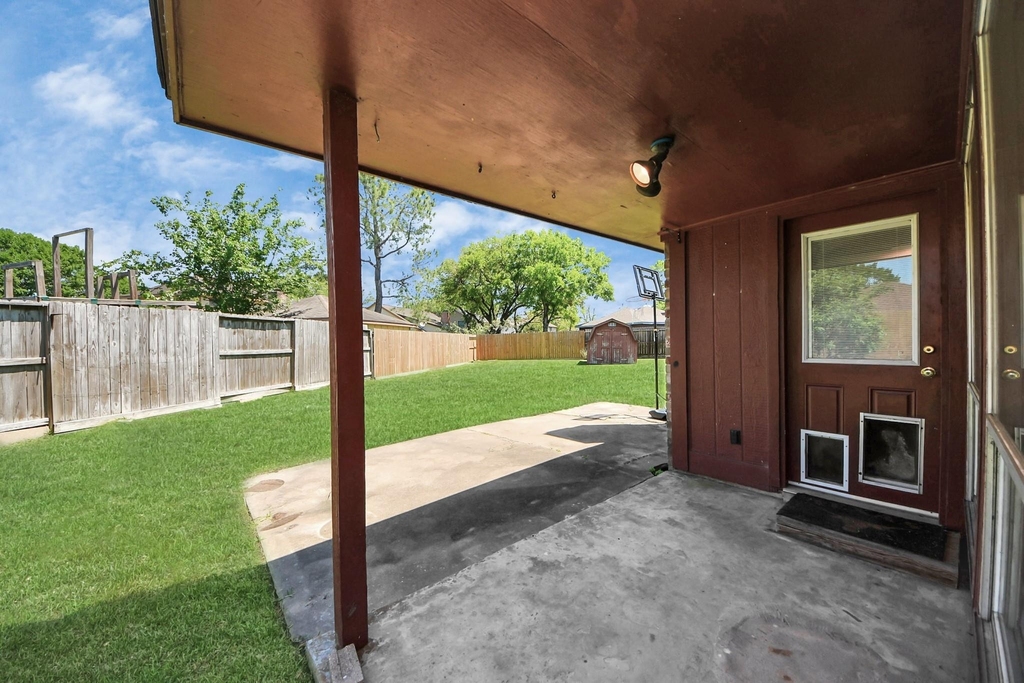 2406 Duchess Way - Photo 8