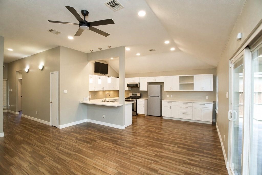 2710 Sockeye Drive - Photo 4