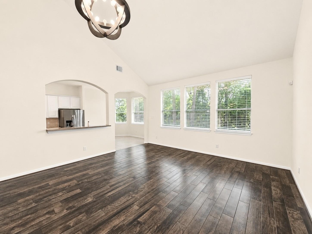 98 W Knightsbridge Drive - Photo 5
