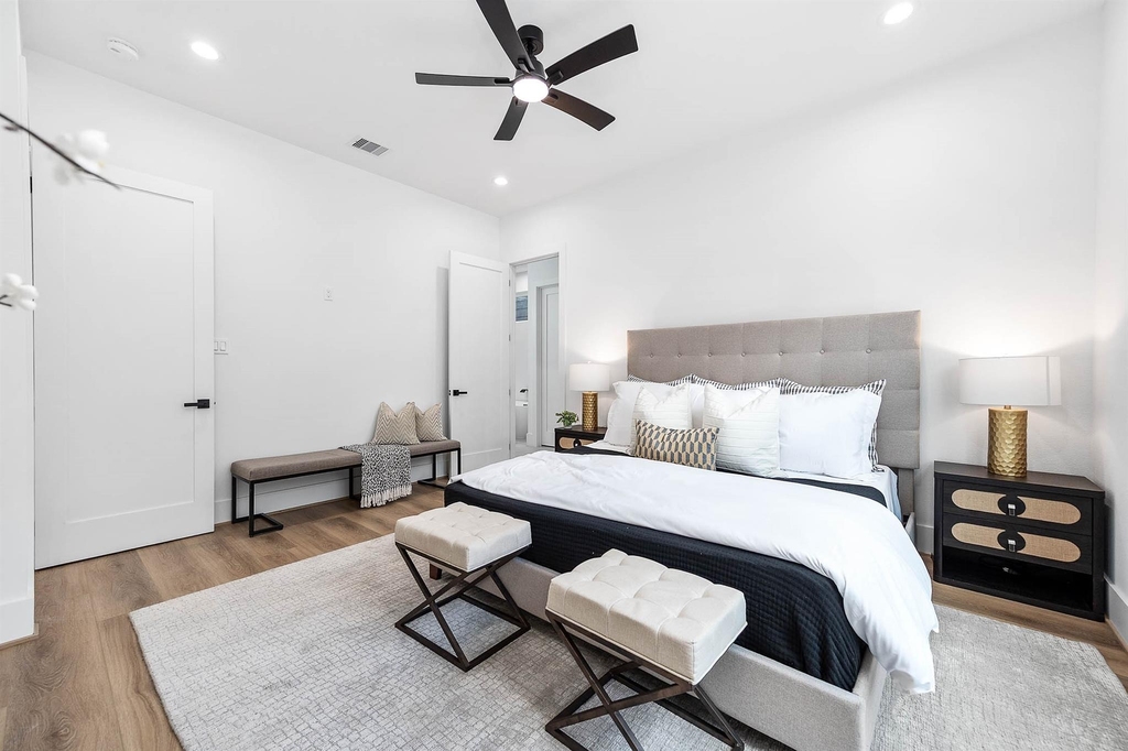 327 N Nagle Street - Photo 24