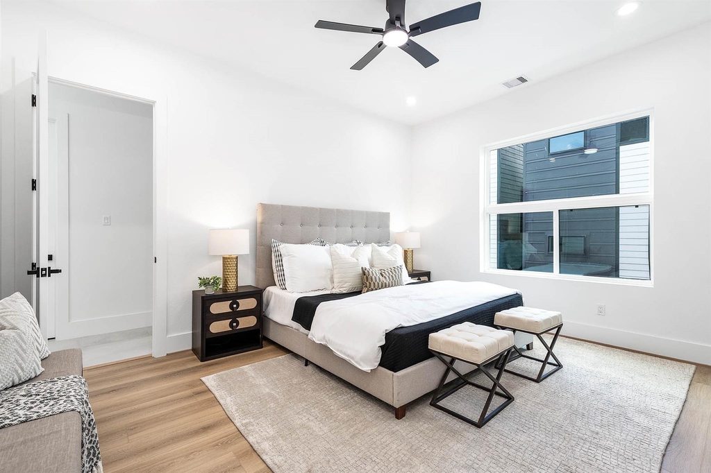 327 N Nagle Street - Photo 22