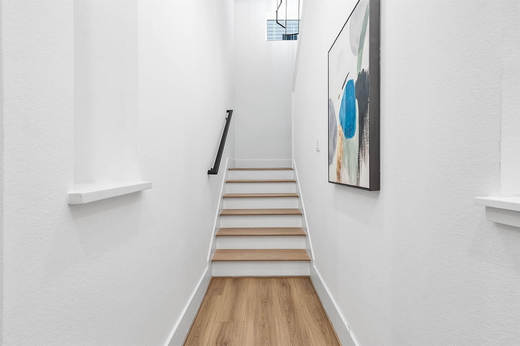 327 N Nagle Street - Photo 21