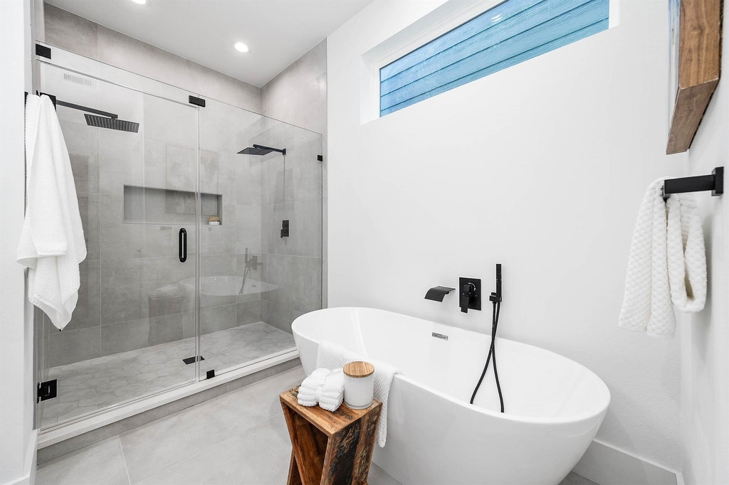 327 N Nagle Street - Photo 29