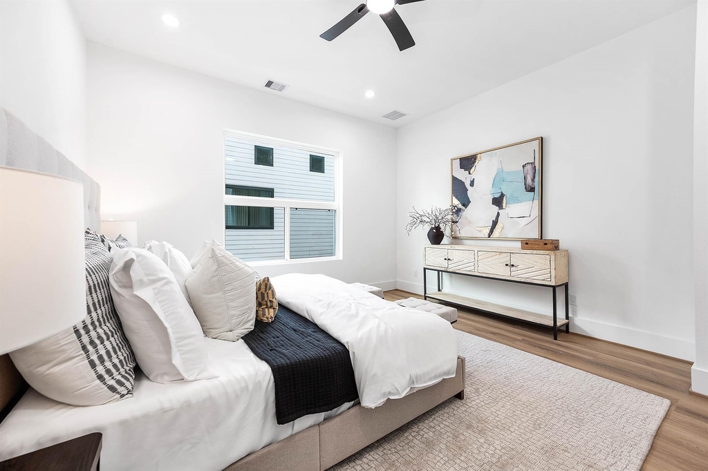 327 N Nagle Street - Photo 23