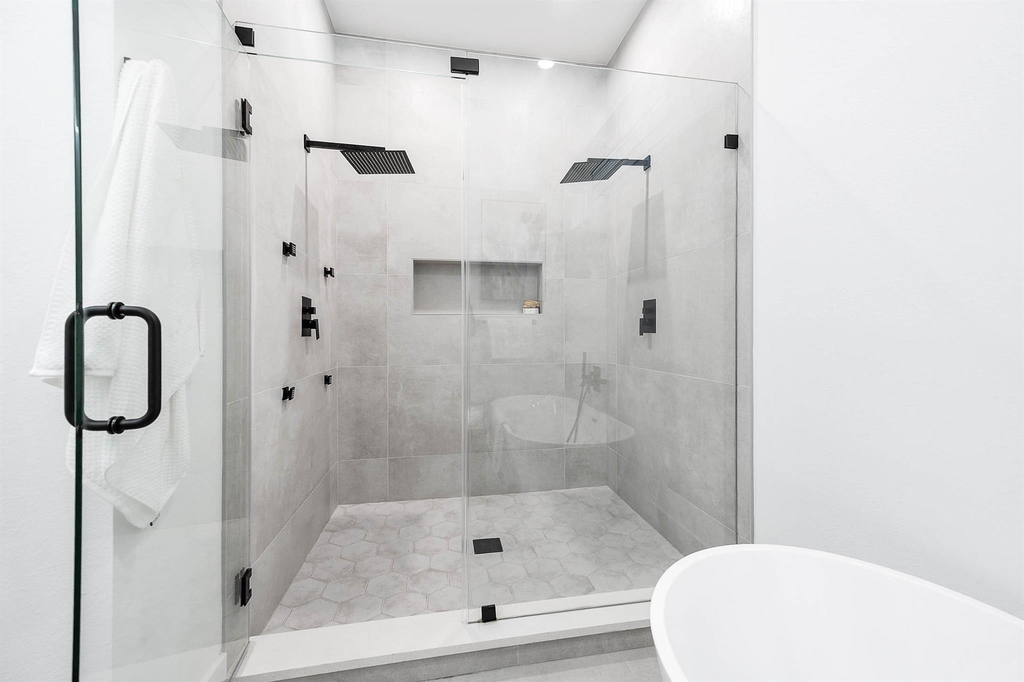 327 N Nagle Street - Photo 30