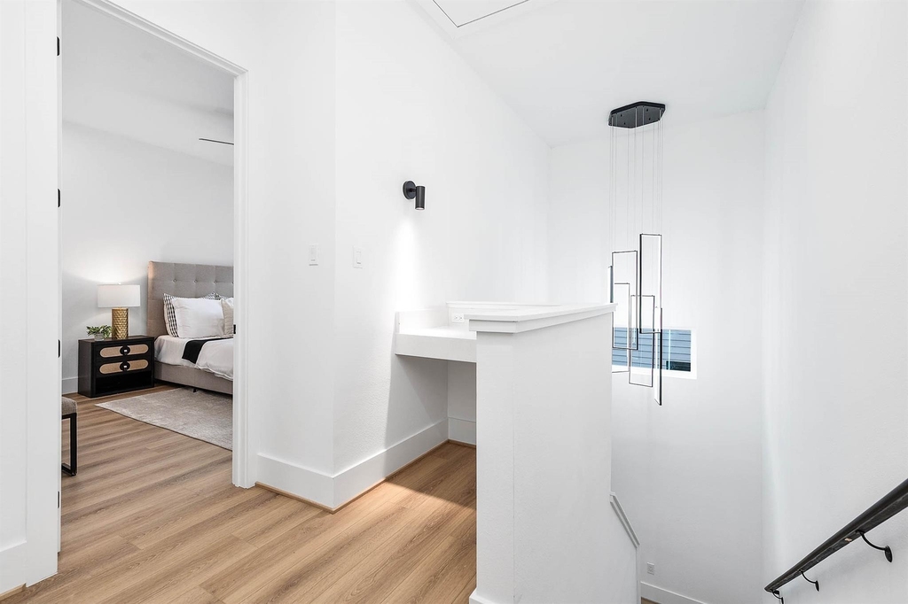 327 N Nagle Street - Photo 25