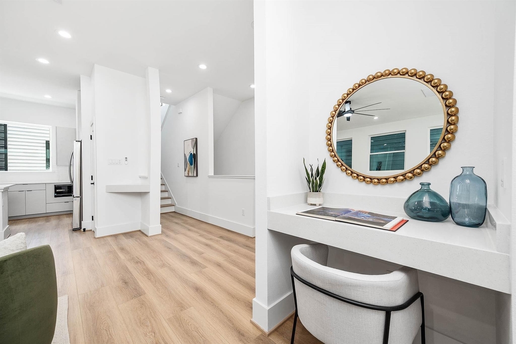 327 N Nagle Street - Photo 19