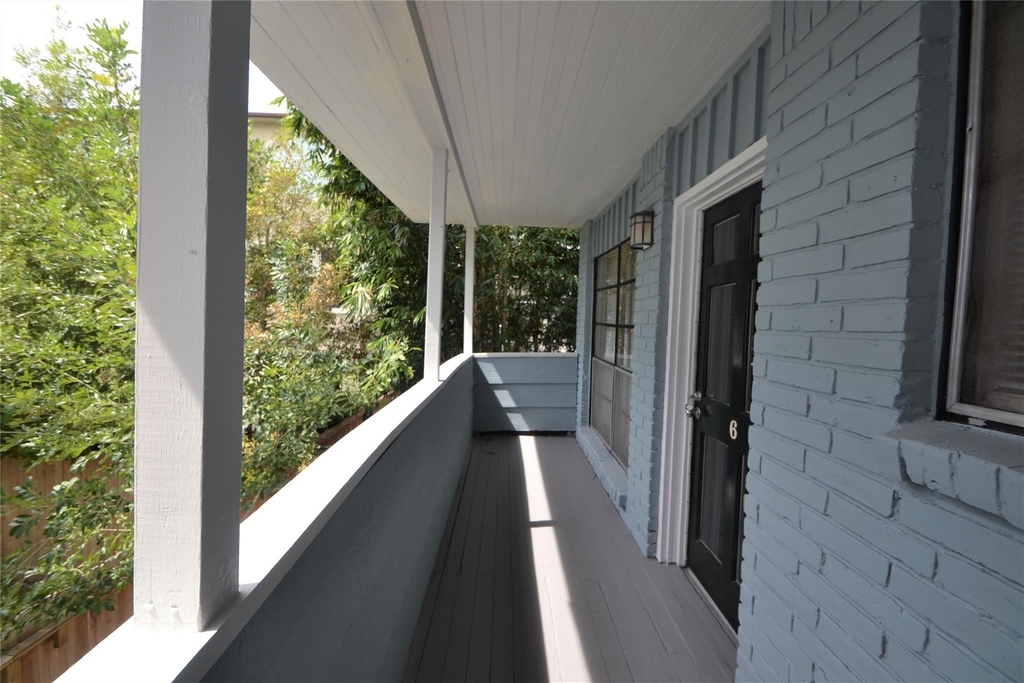 2414 Morse Street - Photo 16