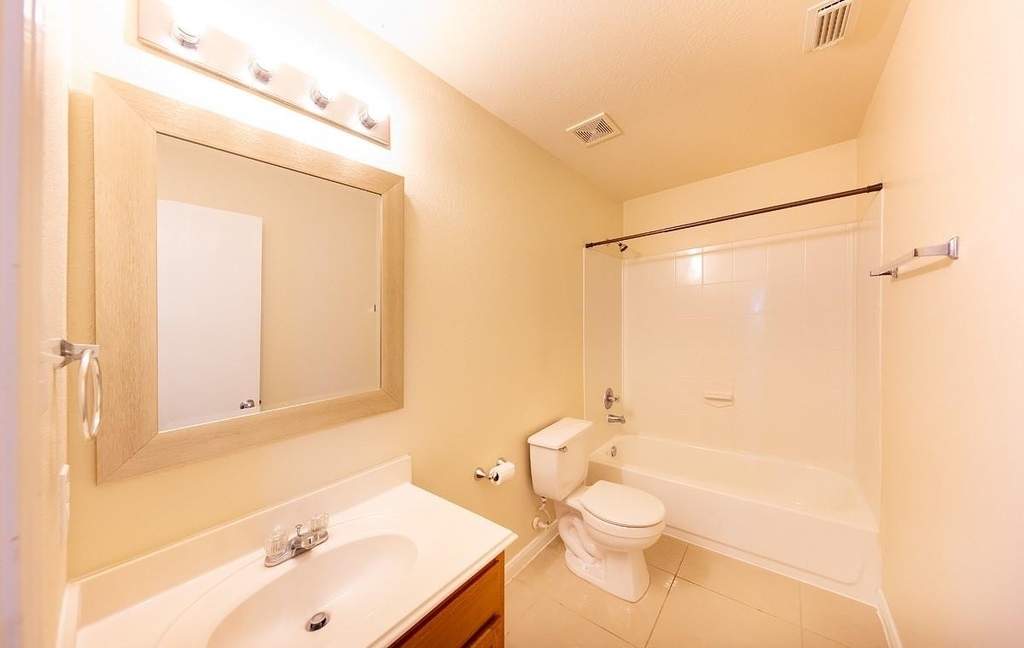 29235 Legends Hill Drive - Photo 14