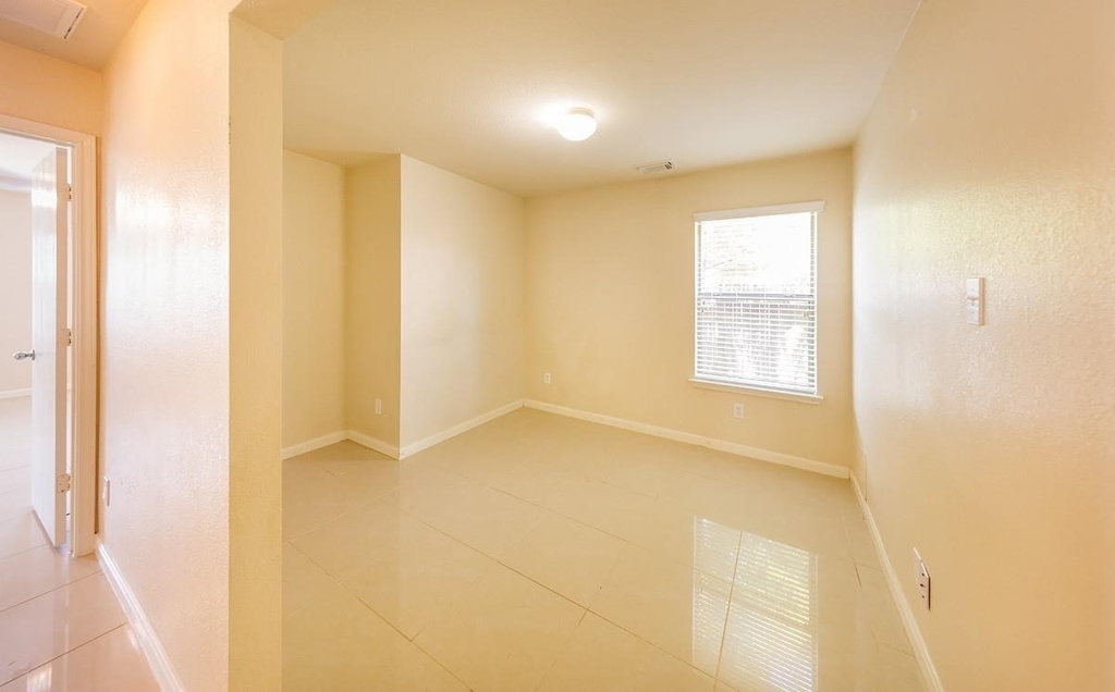 29235 Legends Hill Drive - Photo 12