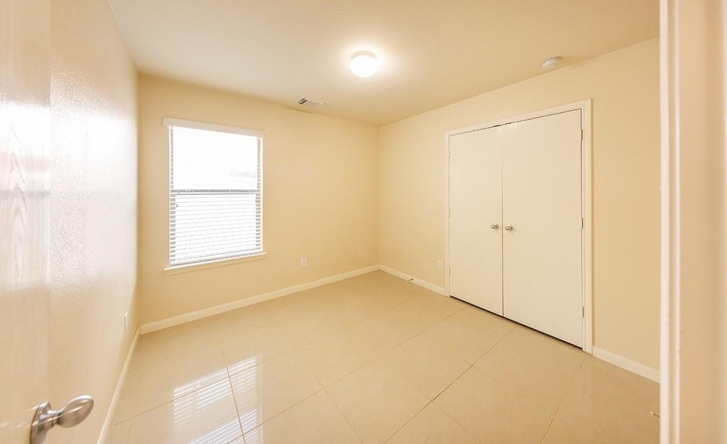 29235 Legends Hill Drive - Photo 13