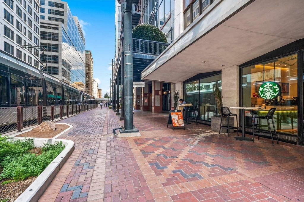705 Main St Nw - Photo 1