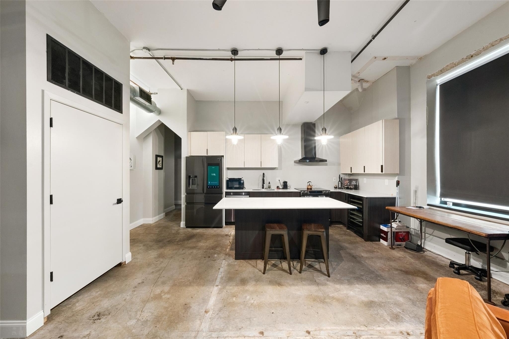 705 Main St Nw - Photo 2
