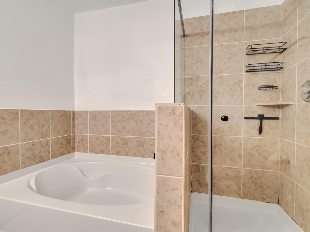 14114 Pecan Hill Court - Photo 9