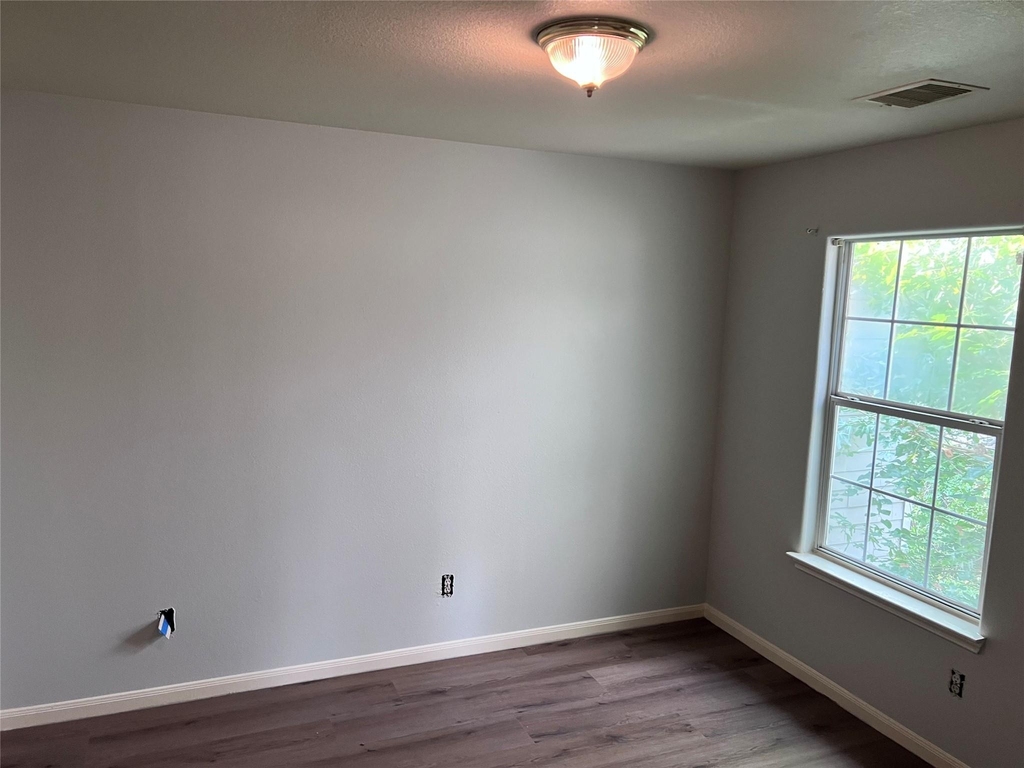 4209 Clover Street - Photo 2