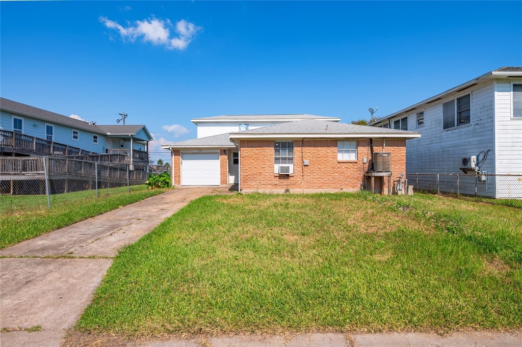 1706 Bayou Homes Drive - Photo 0