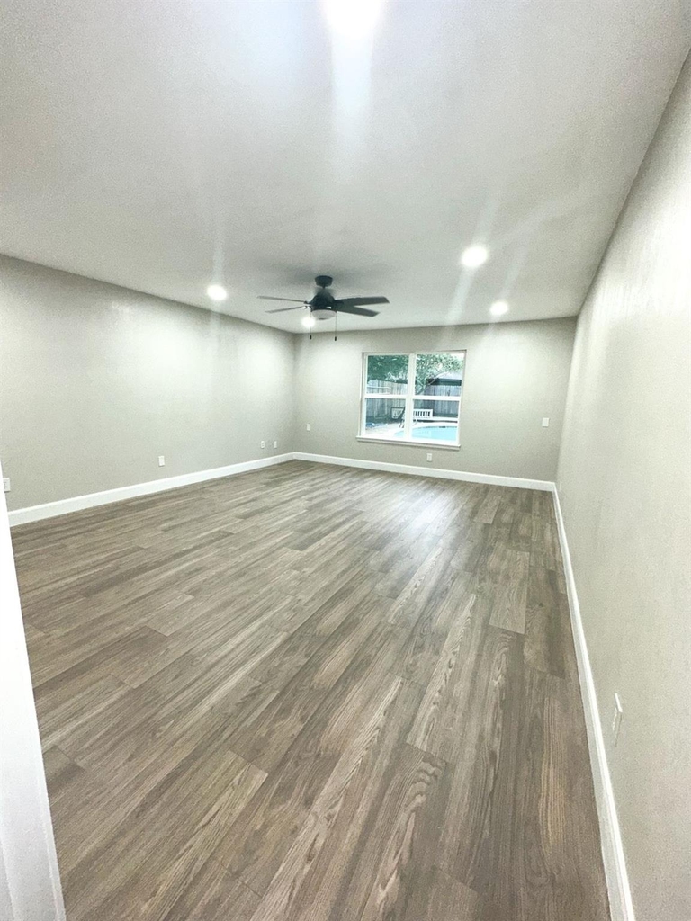 537 Natchez Park - Photo 10