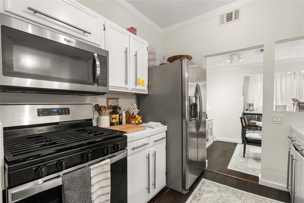 2510 Whitney Street - Photo 9