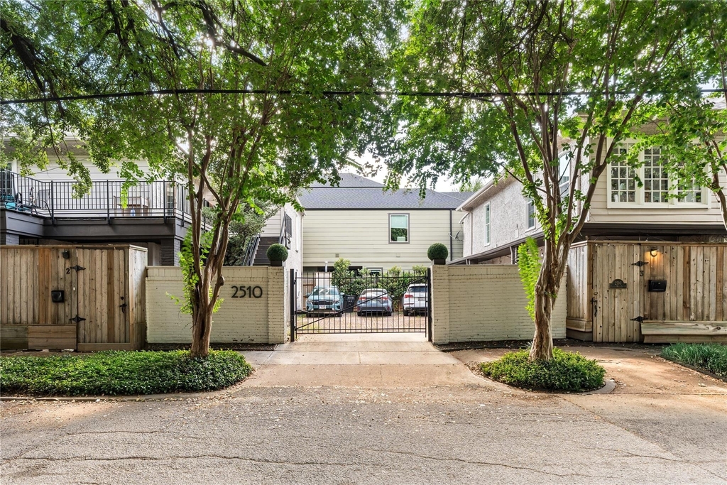 2510 Whitney Street - Photo 0