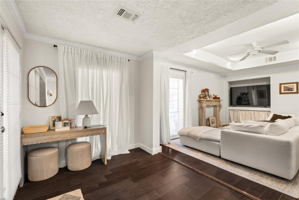 2510 Whitney Street - Photo 1