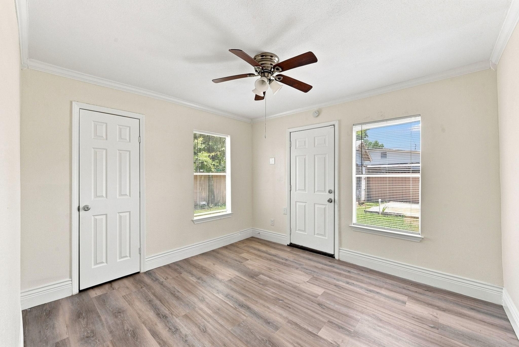 1012 W Hart Avenue - Photo 9