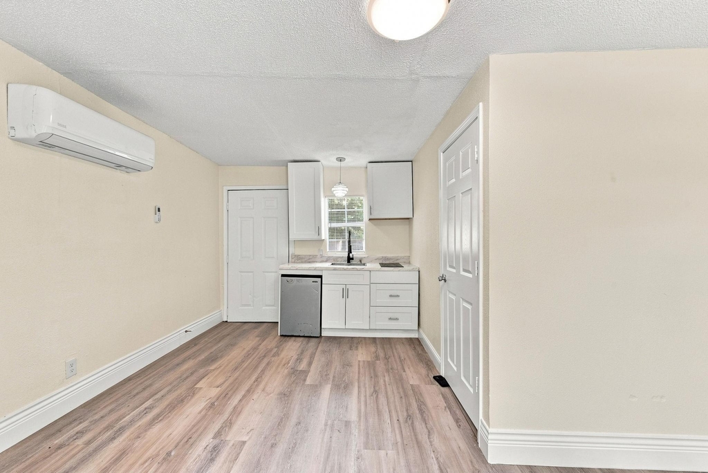 1012 W Hart Avenue - Photo 14