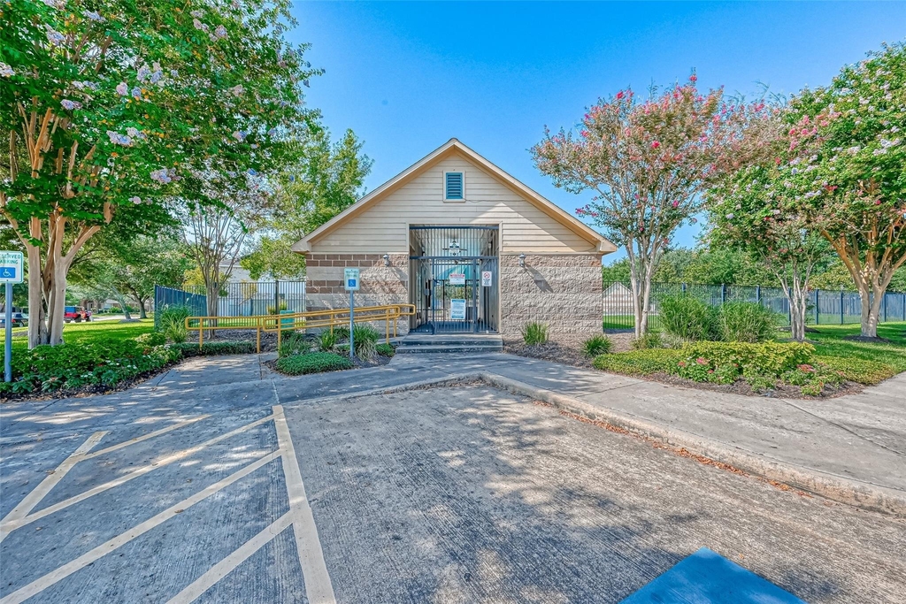 8418 Woodland Knoll Lane - Photo 43