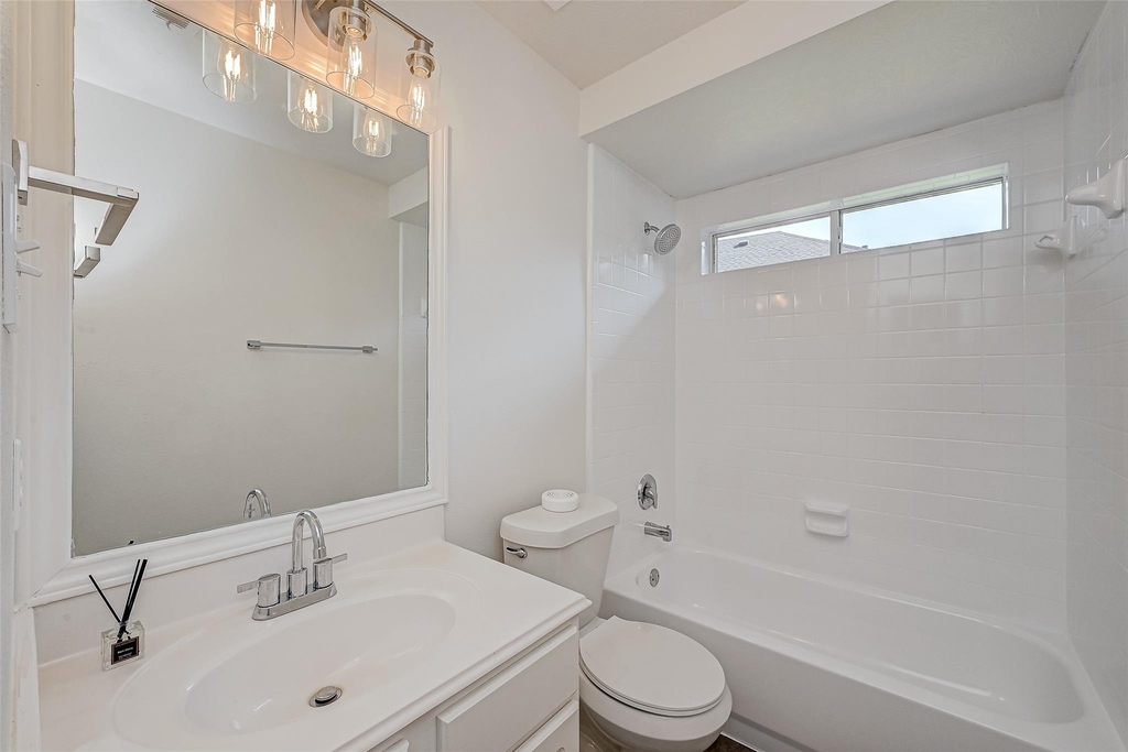 8418 Woodland Knoll Lane - Photo 23