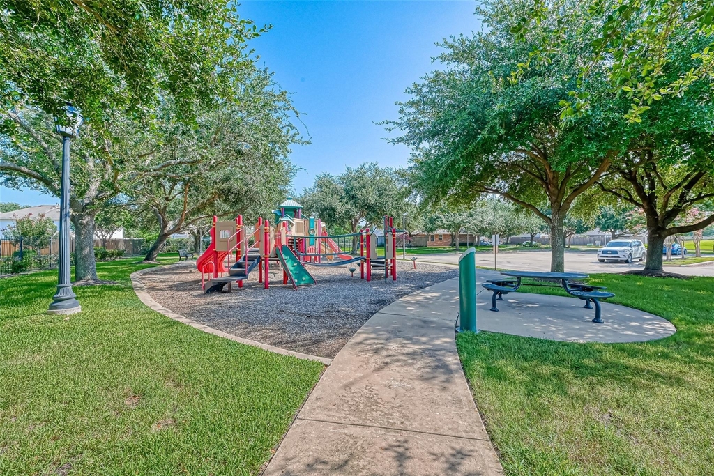 8418 Woodland Knoll Lane - Photo 39