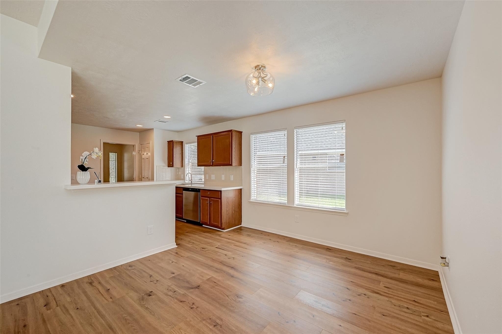 8418 Woodland Knoll Lane - Photo 11