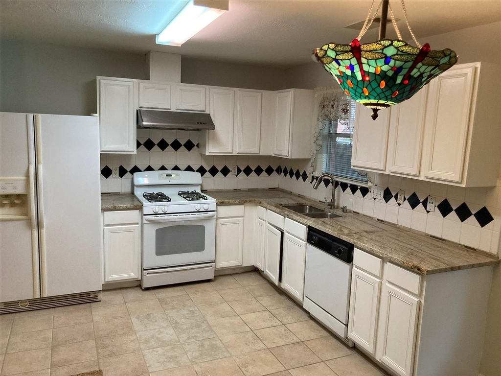 13659 Bonilla Lane - Photo 3
