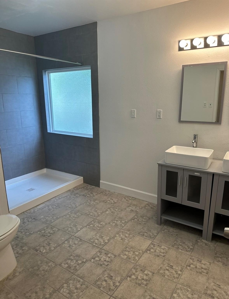 1505 Yupon Street - Photo 3