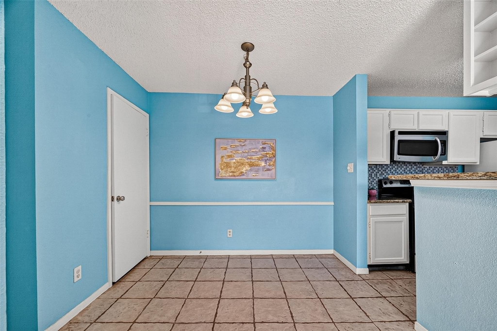 2121 Hepburn Street - Photo 5