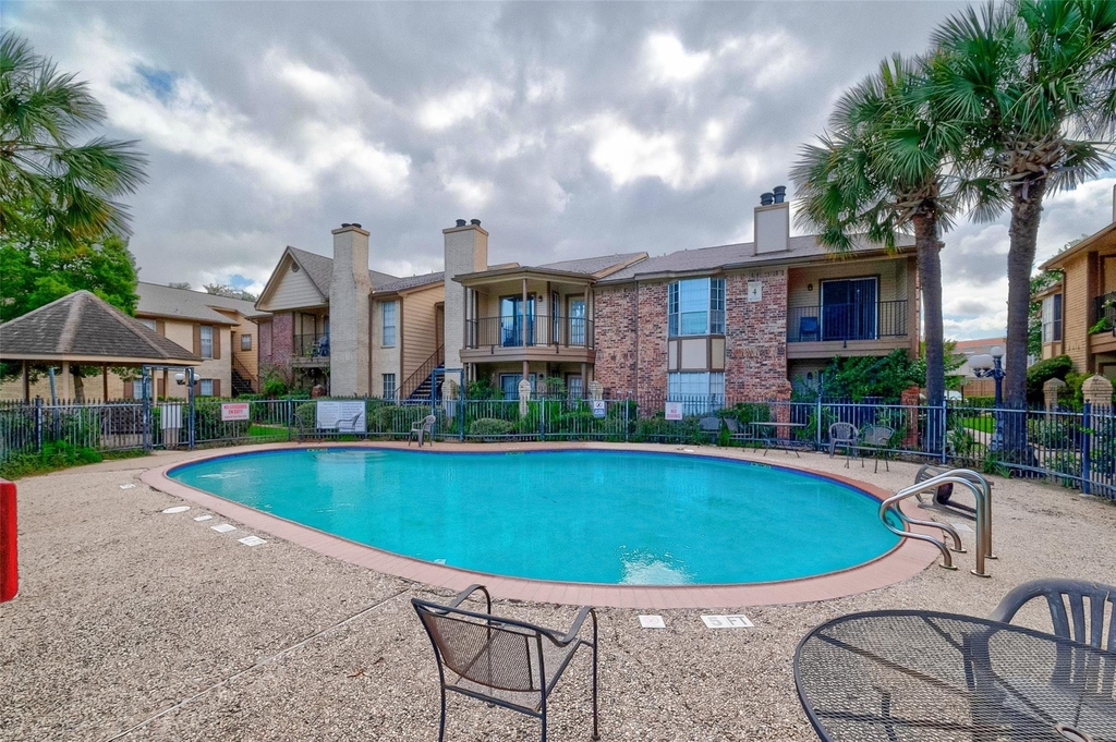 2121 Hepburn Street - Photo 31