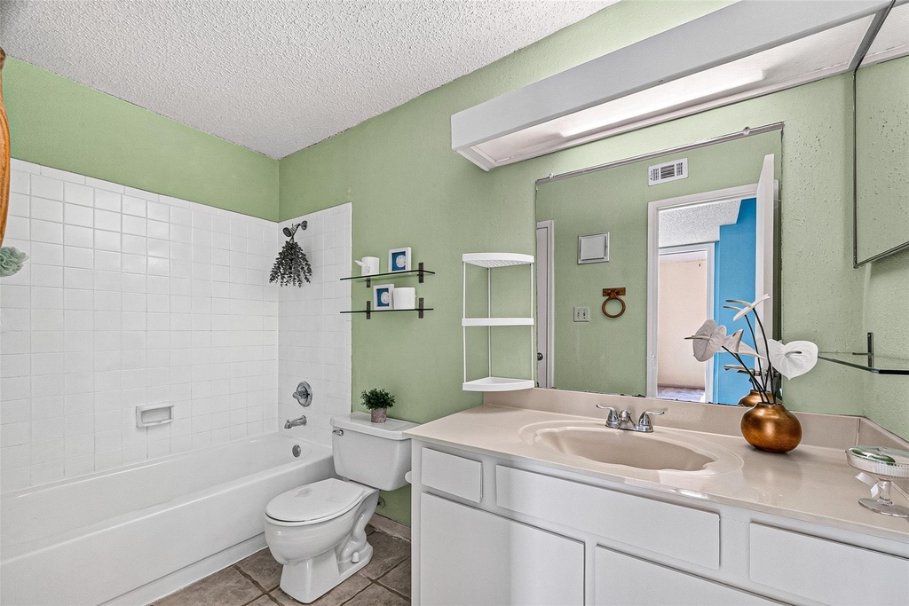 2121 Hepburn Street - Photo 21