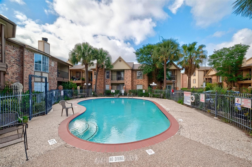 2121 Hepburn Street - Photo 32