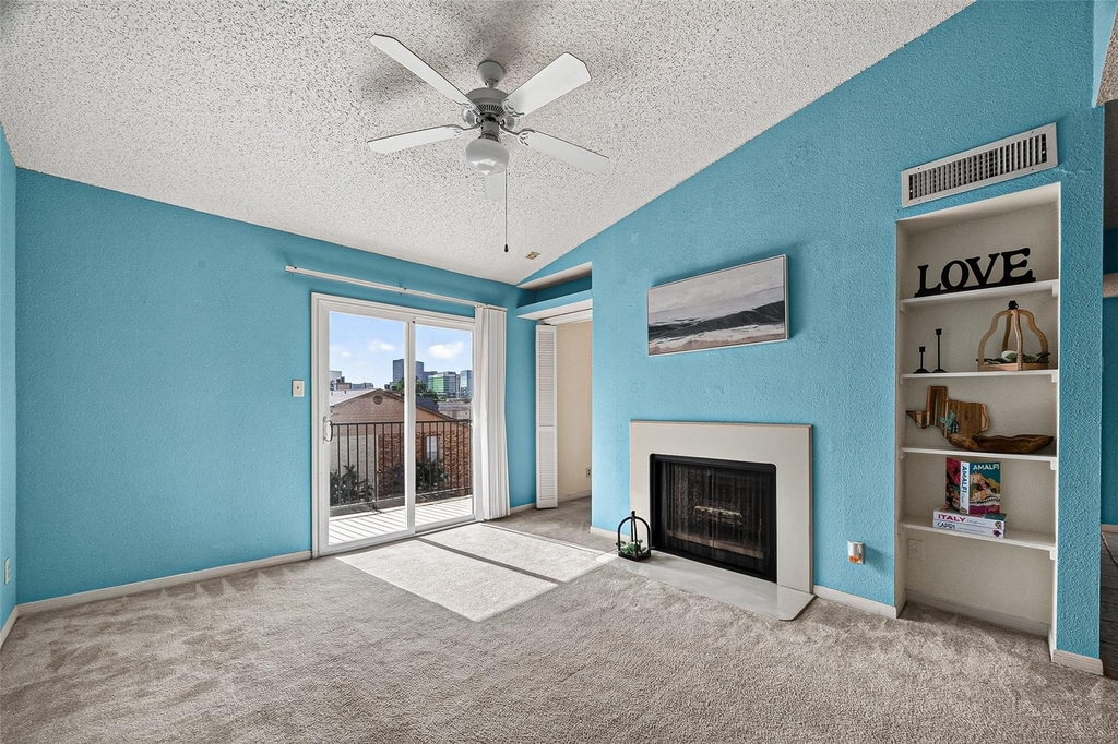 2121 Hepburn Street - Photo 3