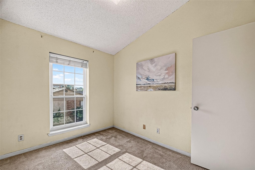 2121 Hepburn Street - Photo 22