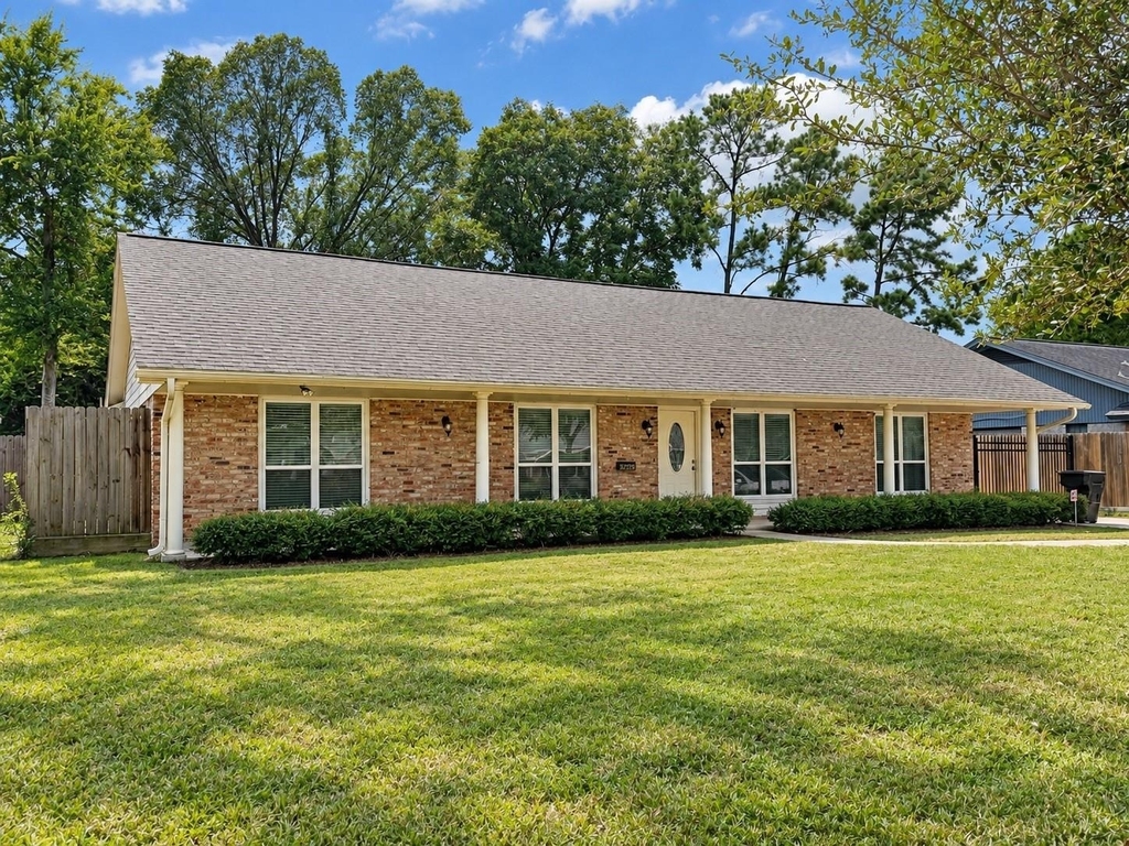 8215 Leader Street - Photo 2