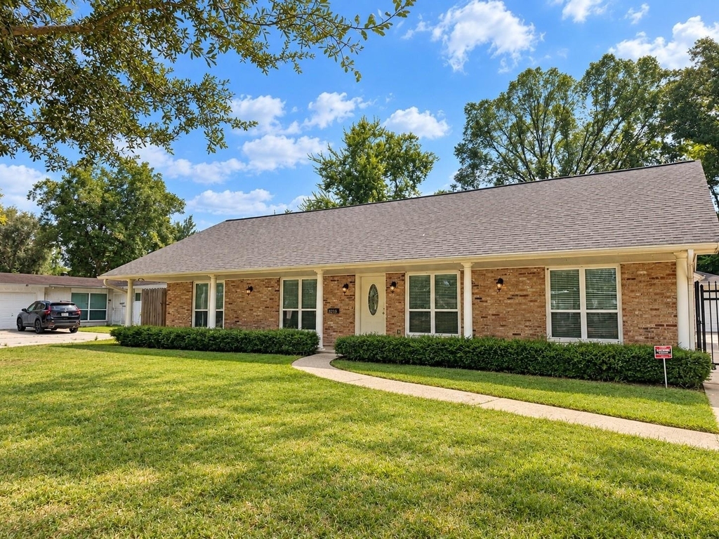 8215 Leader Street - Photo 0