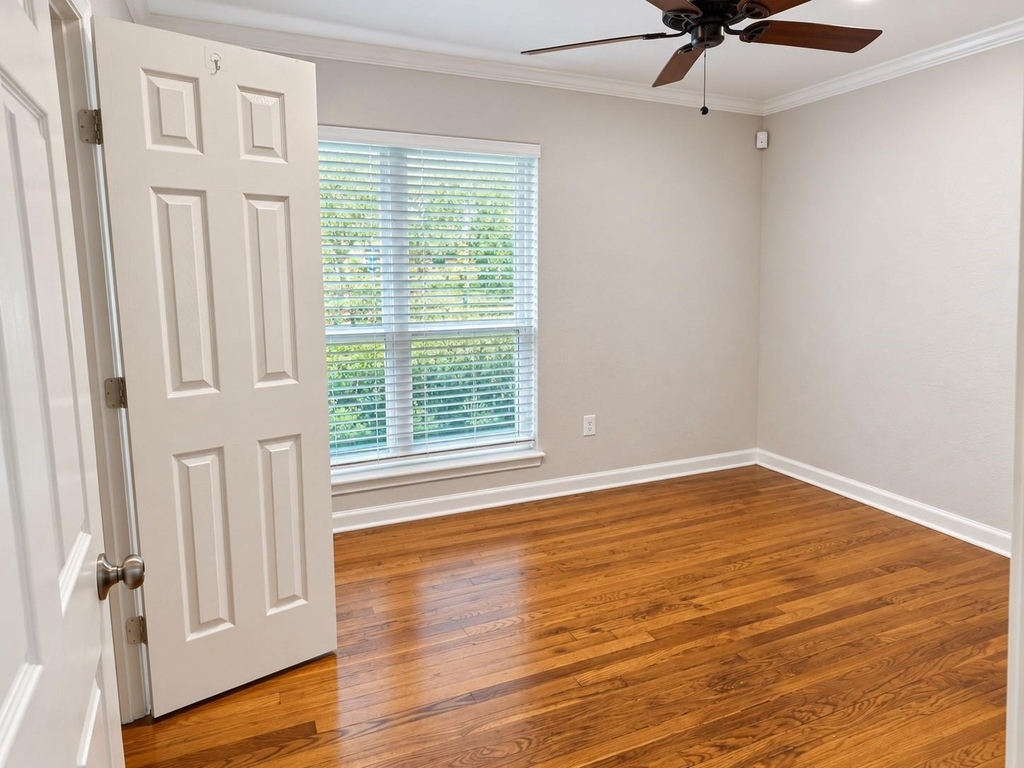 8215 Leader Street - Photo 7
