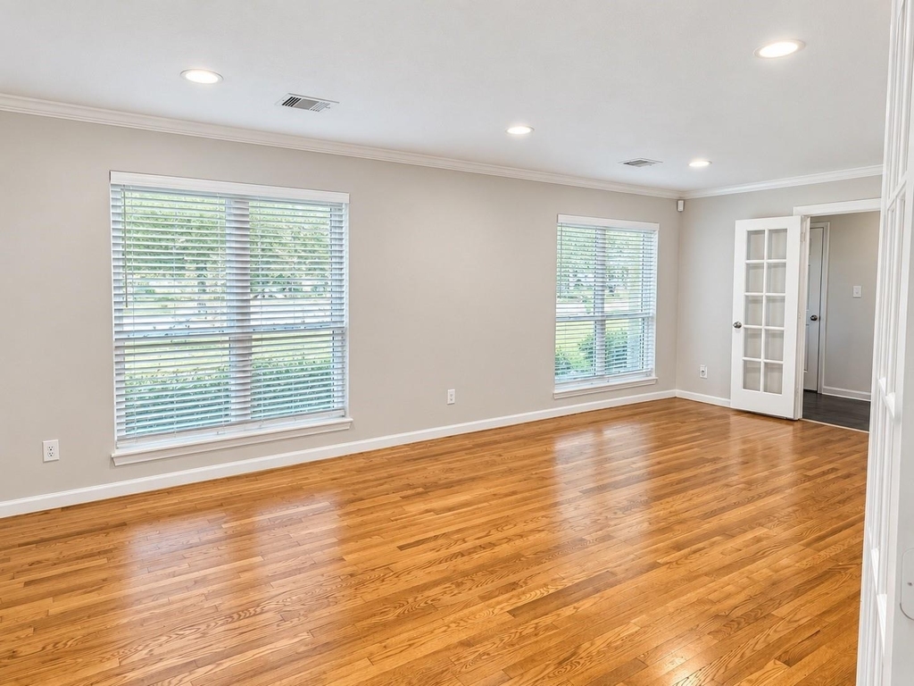 8215 Leader Street - Photo 5