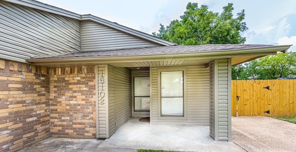 15102 Sheffield Terrace - Photo 0