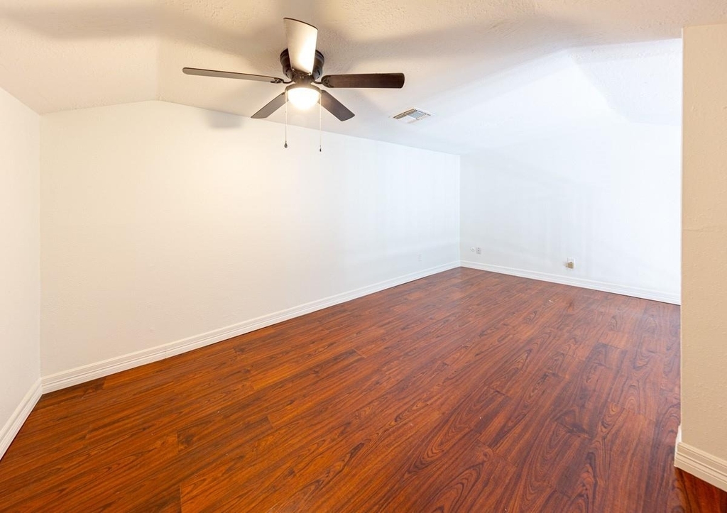 15102 Sheffield Terrace - Photo 11