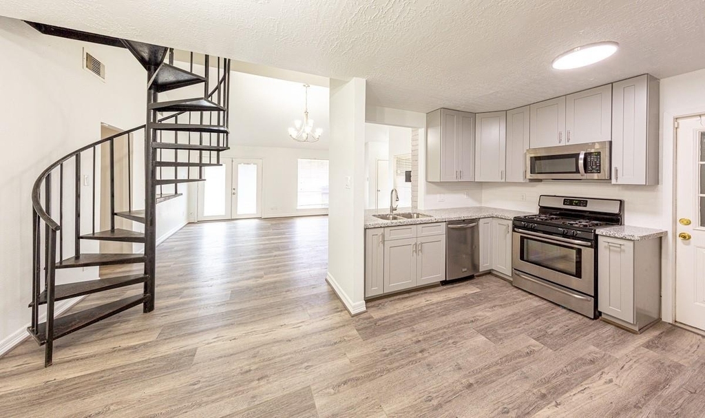 15102 Sheffield Terrace - Photo 7