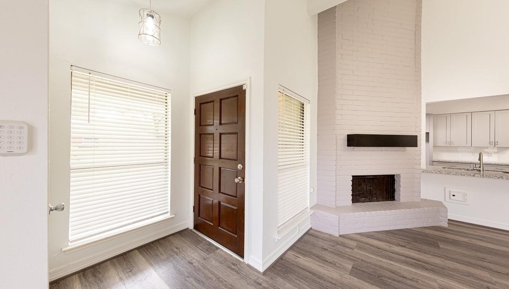 15102 Sheffield Terrace - Photo 2