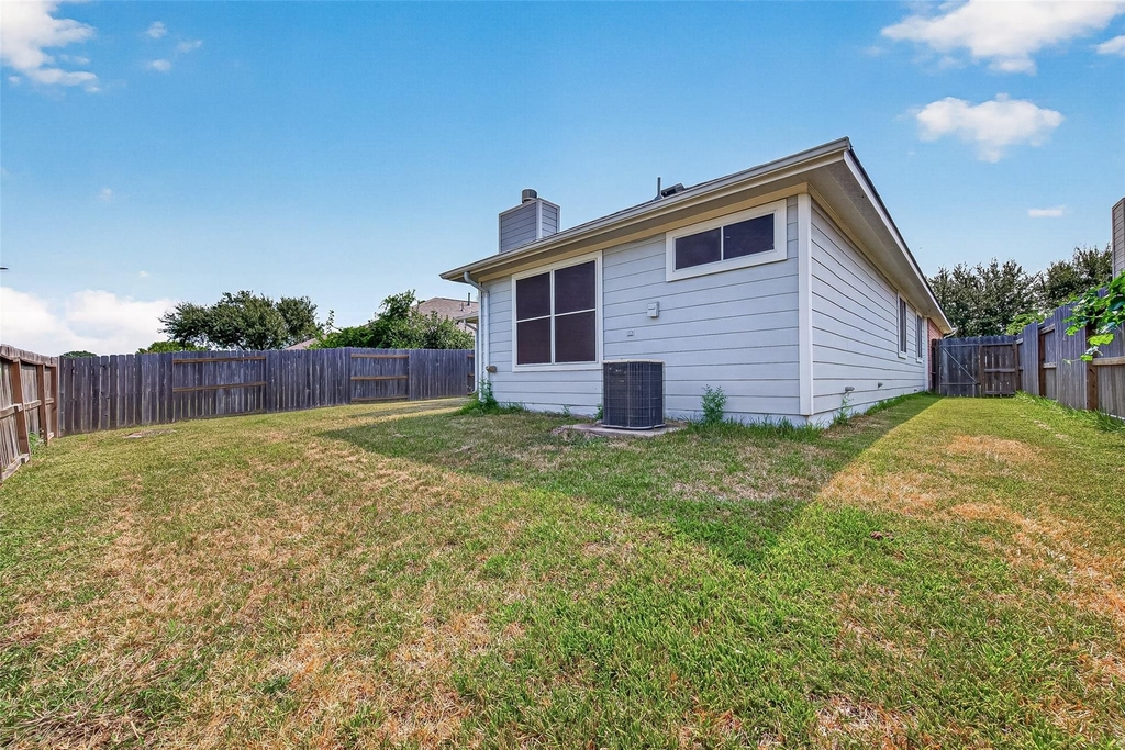 10902 Primrose Acres Lane - Photo 35